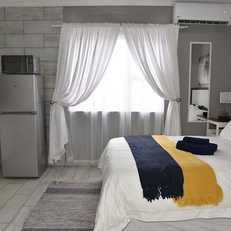 B&B 464 On 22Nd Ave Pretoria-Noord Eksteriør billede